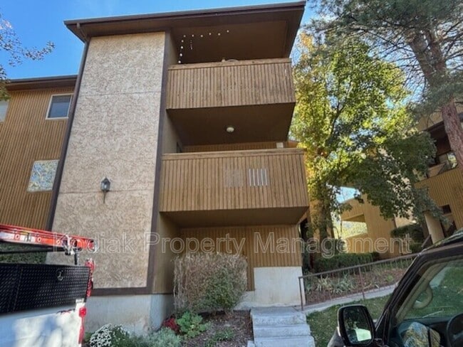 property at 9175 S Jefferson Pl