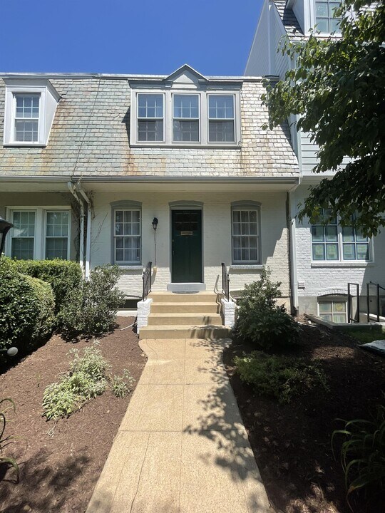 3521 S Street NW in Washington, DC - Building Photo
