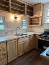 2026 SE Taylor St, Unit 2 in Portland, OR - Building Photo - Building Photo