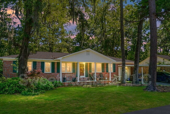 property at 1831 Jaywood Cir
