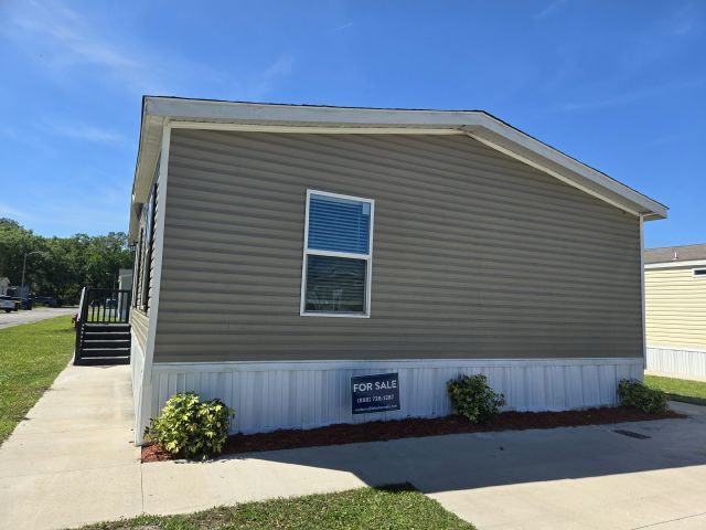 property at 1400 Banana Rd