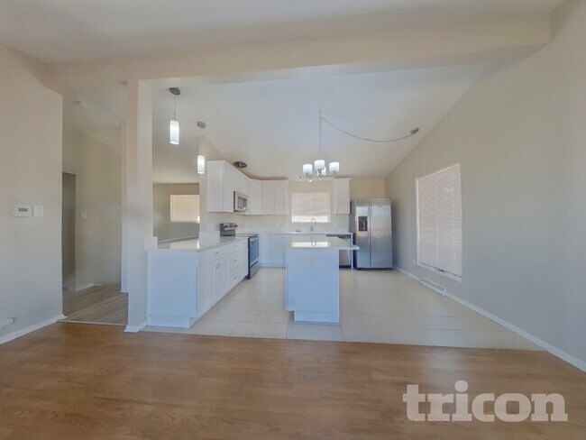 5674 W Chestnut Ave in Littleton, CO - Building Photo - Building Photo