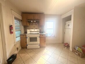 95 Boylston St, Unit 3R in Brookline, MA - Foto de edificio - Building Photo