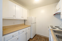 John Abbitt Apartments in Hampton, VA - Building Photo - Interior Photo