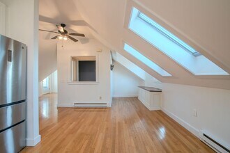 58 Portland St-Unit -#5 in Portland, ME - Building Photo - Building Photo