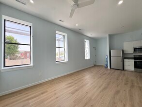517 Gillis St in Kansas City, MO - Building Photo - Building Photo