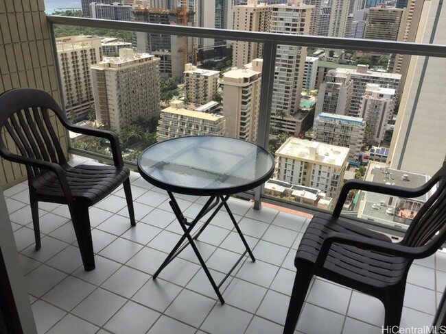 445 Seaside Ave in Honolulu, HI - Building Photo - Building Photo