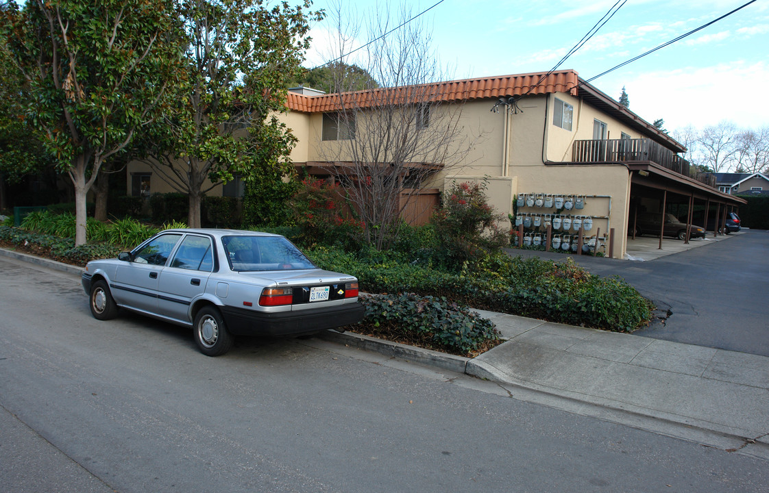 Chiquita Garden Apartments in Mountain View, CA - Building Photo