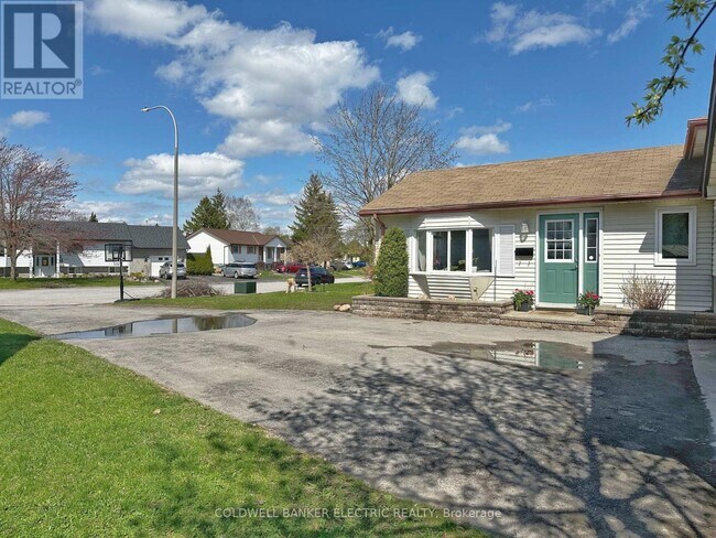 843 Orpington Rd in Peterborough, ON - Building Photo - Building Photo