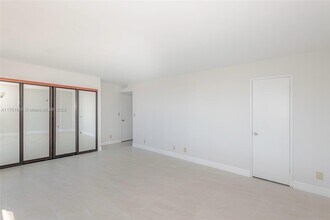 18181 NE 31st Ct, Unit 2506 in Aventura, FL - Building Photo - Building Photo