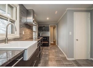 2711 W 71st Terrace in Prairie Village, KS - Building Photo - Building Photo