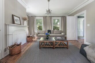 274 Main St in Amagansett, NY - Building Photo - Building Photo