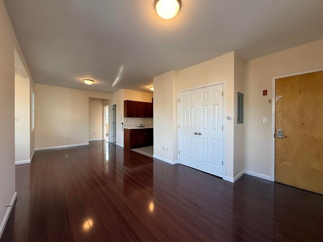 214 Hamilton Ave in Paterson, NJ - Building Photo - Building Photo