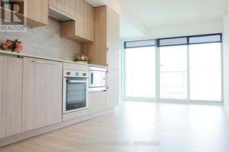 17-1717 Bathurst St in Toronto, ON - Building Photo - Building Photo
