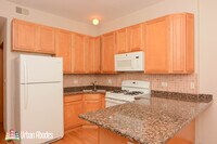 2138 W Chicago Ave, Unit 1R photo'
