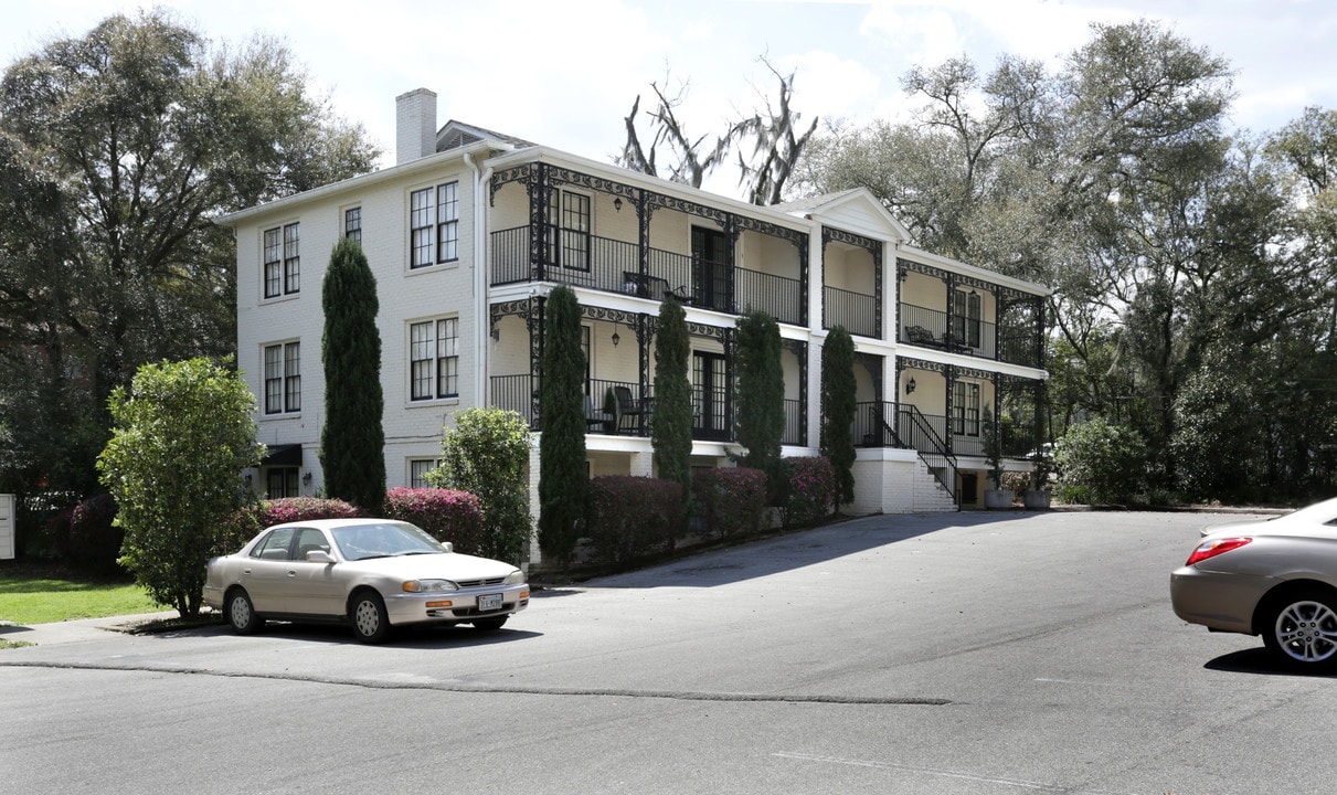 715 N Calhoun St in Tallahassee, FL - Foto de edificio