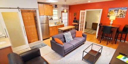 14958 Friar St, Unit Guest House in Van Nuys, CA - Foto de edificio - Building Photo