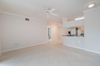 6386 Emerald Dunes Dr in West Palm Beach, FL - Building Photo - Building Photo