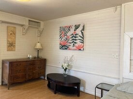 101 E 36th St, Unit Lower Carriage house apt