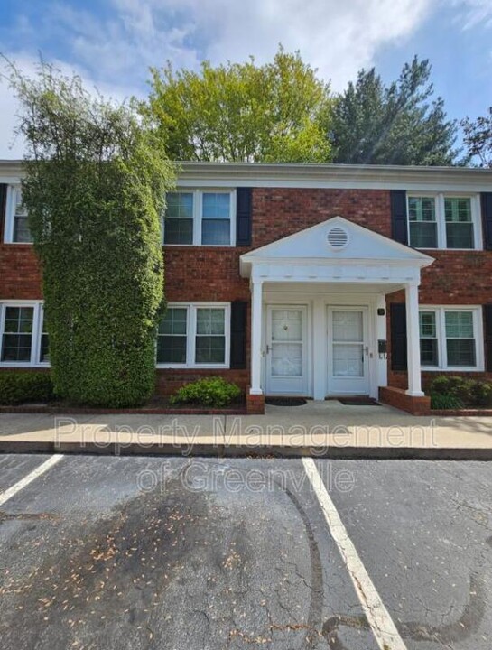 501 Edwards Rd in Greenville, SC - Foto de edificio