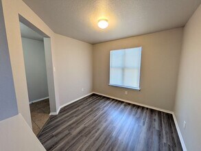 4714 Roxio Dr in San Antonio, TX - Building Photo - Building Photo