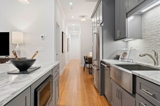 1045 W Monroe St in Chicago, IL - Foto de edificio - Building Photo