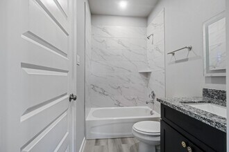 8153 Tate St in Houston, TX - Building Photo - Building Photo