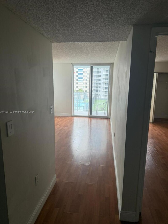 850 N Miami Ave, Unit 801 in Miami, FL - Building Photo - Building Photo