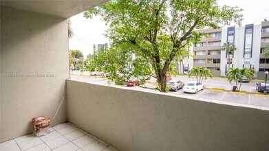 10090 NW 80th Ct, Unit 1245 in Miami Lakes, FL - Building Photo - Building Photo