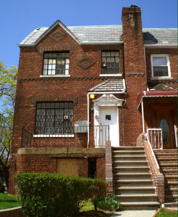 166 E 49th St in Brooklyn, NY - Foto de edificio