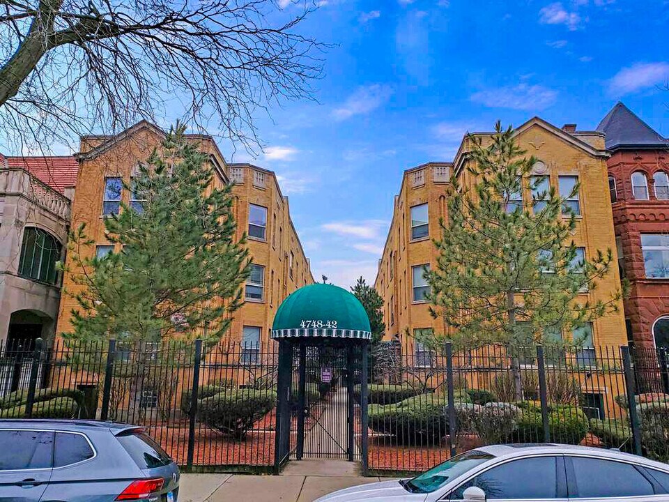 4748 S Drexel Blvd in Chicago, IL - Building Photo