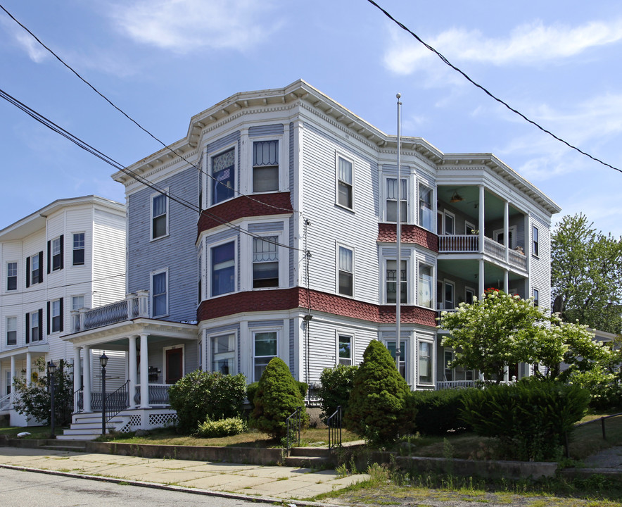 637 Harvard St in Manchester, NH - Foto de edificio