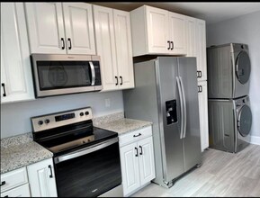 118 E South St in Frederick, MD - Building Photo - Building Photo