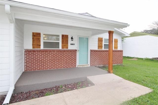 1110 S Hall St in Ennis, TX - Building Photo - Building Photo