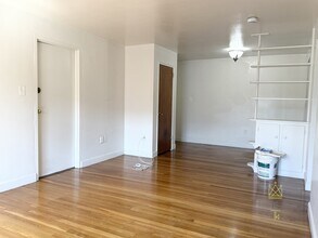 47 Broadway, Unit 10 in Arlington, MA - Building Photo - Building Photo