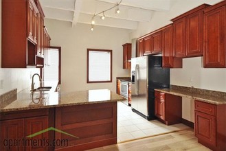 Gallery 3450 in St. Louis, MO - Building Photo - Interior Photo