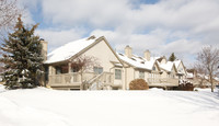 Oakbrook Villas in Ann Arbor, MI - Foto de edificio - Building Photo