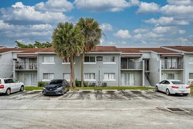 1139 Lake Terry Dr in West Palm Beach, FL - Building Photo - Building Photo