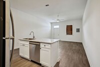 13880 Hayne Blvd in New Orleans, LA - Building Photo - Building Photo