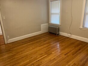 93 Hillside Rd, Unit 2 in Watertown, MA - Building Photo - Building Photo