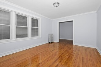 7851-59 S Indiana Ave in Chicago, IL - Building Photo - Interior Photo