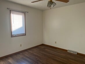 5256 Carlton Dr in Springfield, IL - Building Photo - Building Photo