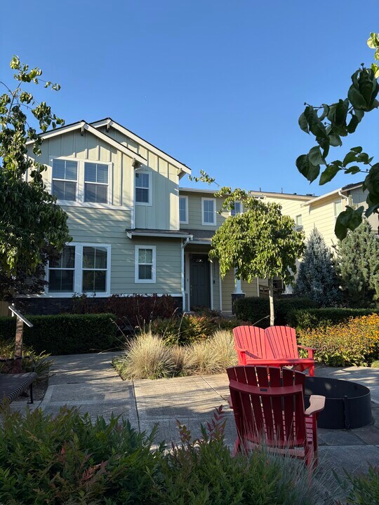 23417 Naches Peak Ln in Black Diamond, WA - Building Photo