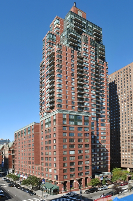 200W60 in New York, NY - Foto de edificio