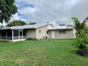 8398 NW 35th St in Coral Springs, FL - Building Photo - Building Photo