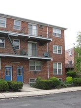 69-16 66th Dr in Flushing, NY - Building Photo - Building Photo