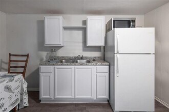 2318-B Willow St in Austin, TX - Building Photo - Building Photo