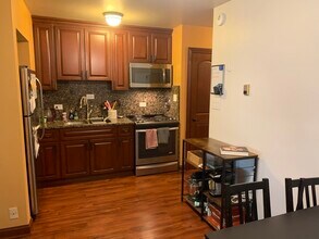 1001 N Harlem Ave-Unit -B in Oak Park, IL - Building Photo - Building Photo