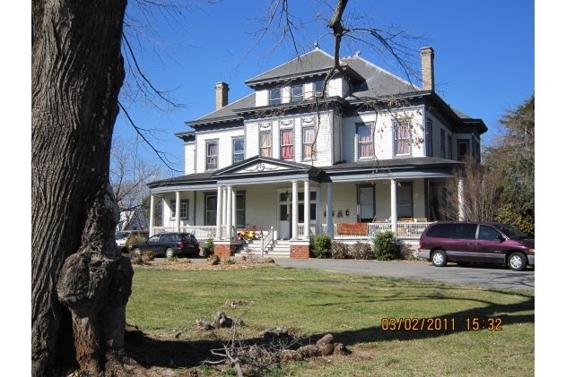 3024 Rivermont Ave in Lynchburg, VA - Building Photo