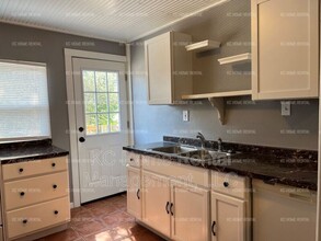 1111 W 44th St in Kansas City, MO - Building Photo - Building Photo
